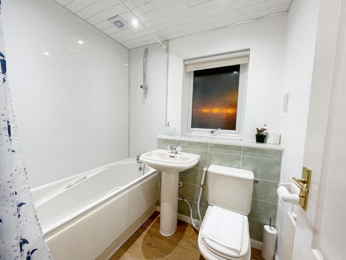 Villa Cozy Nights Svp Detached House à Glasgow Extérieur photo